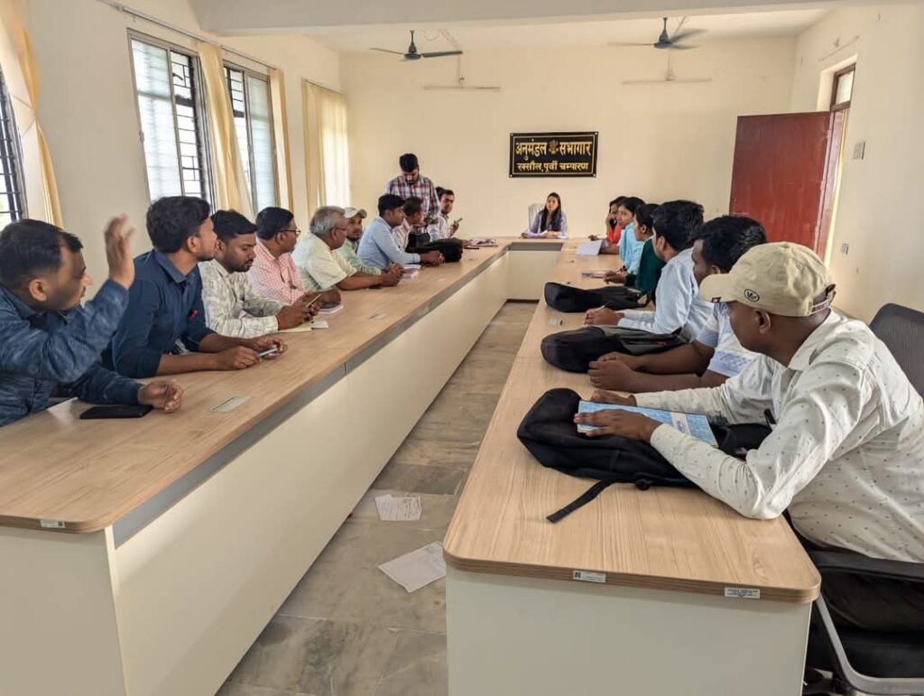 रक्सौल में दाखिल-खारिज, परिमार्जन और आधार सीडिंग के कार्य में आयेगी तेज़ी, SDO ने दिया निर्देश