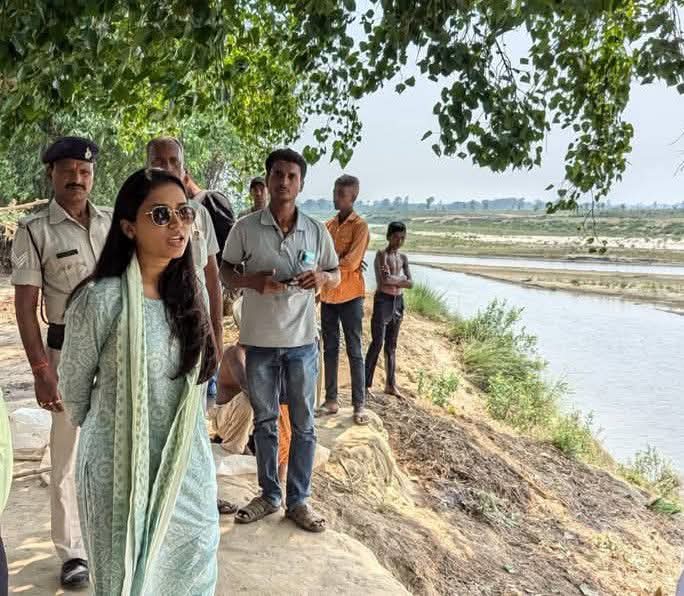 बरसात से पहले सुरक्षा तैयारियों की पड़ताल, SDO शिवाक्षी दीक्षित ने किया बांधों का निरीक्षण